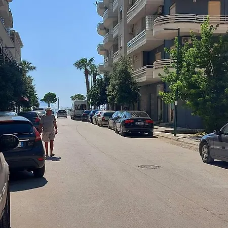 Seaside View 1 * Wlora